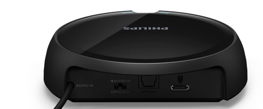 Schwarzes Philips Audio-Gerät mit Anschlüssen und Kabel.