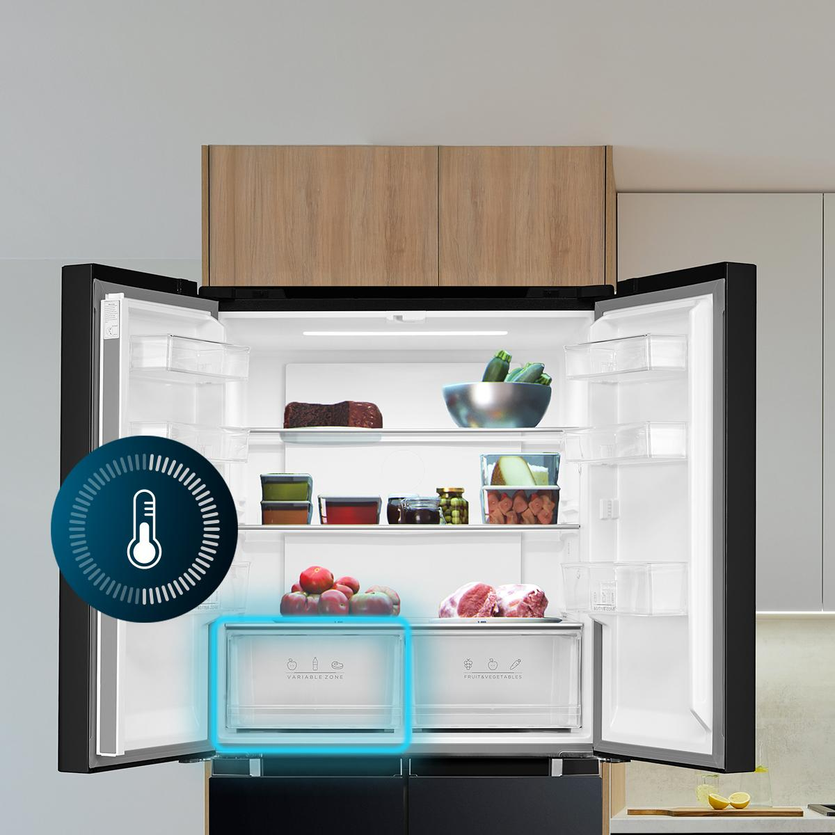 Refrigerador abierto con comida, icono de temperatura a la izquierda.