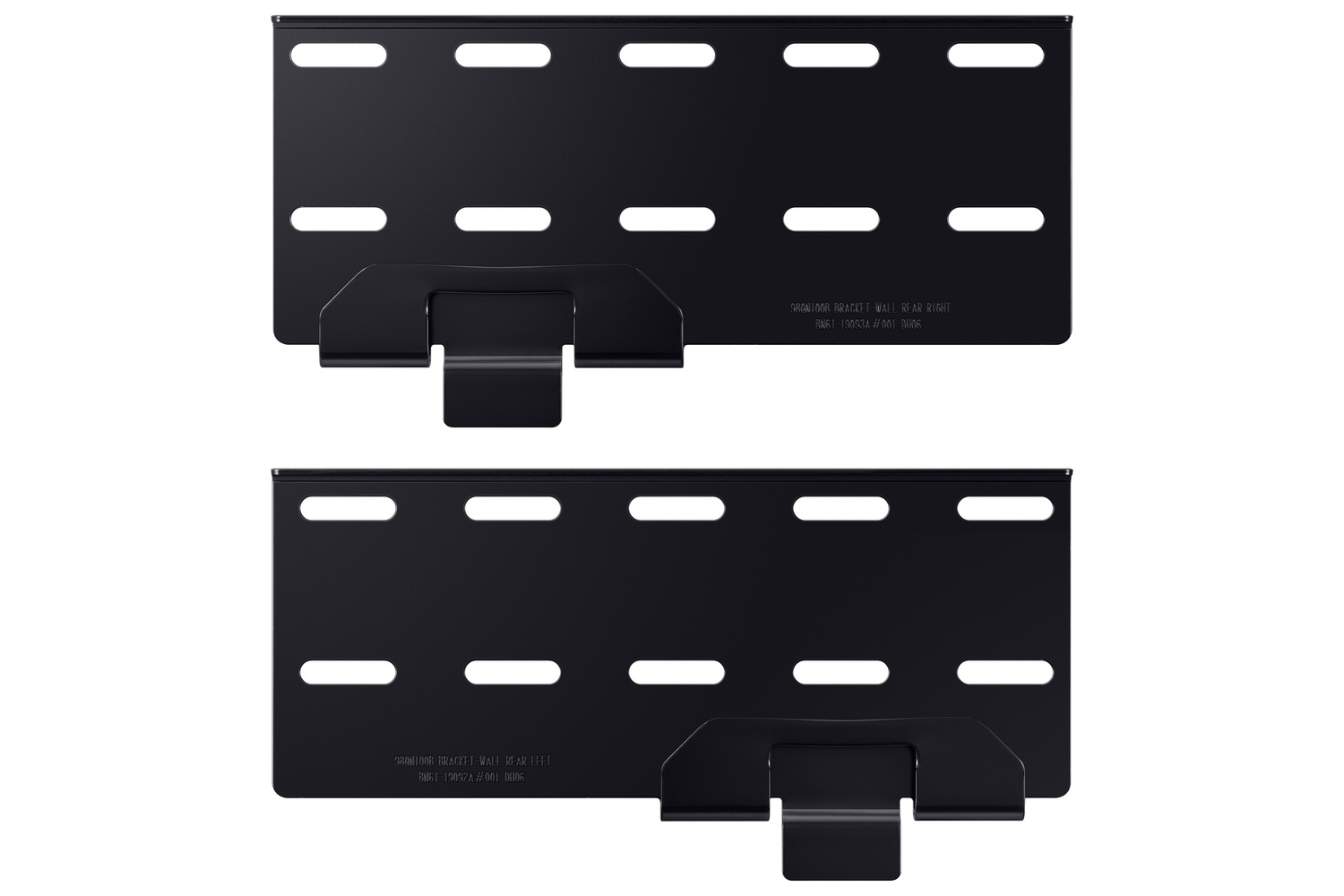Dos soportes de pared negros para TV con ranuras y ganchos sobre fondo blanco.