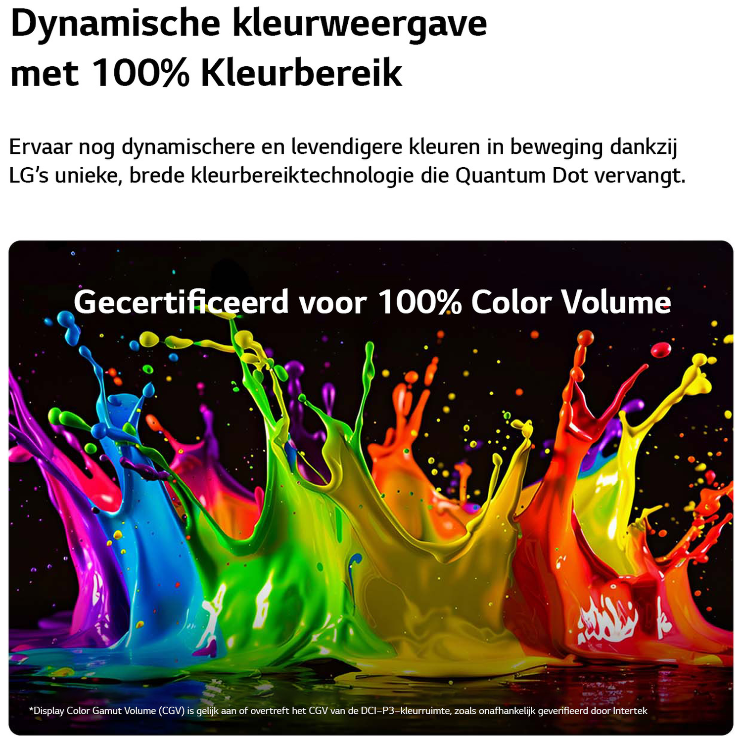 Explosie van kleurrijke vloeistof op zwarte achtergrond, vloeiend.