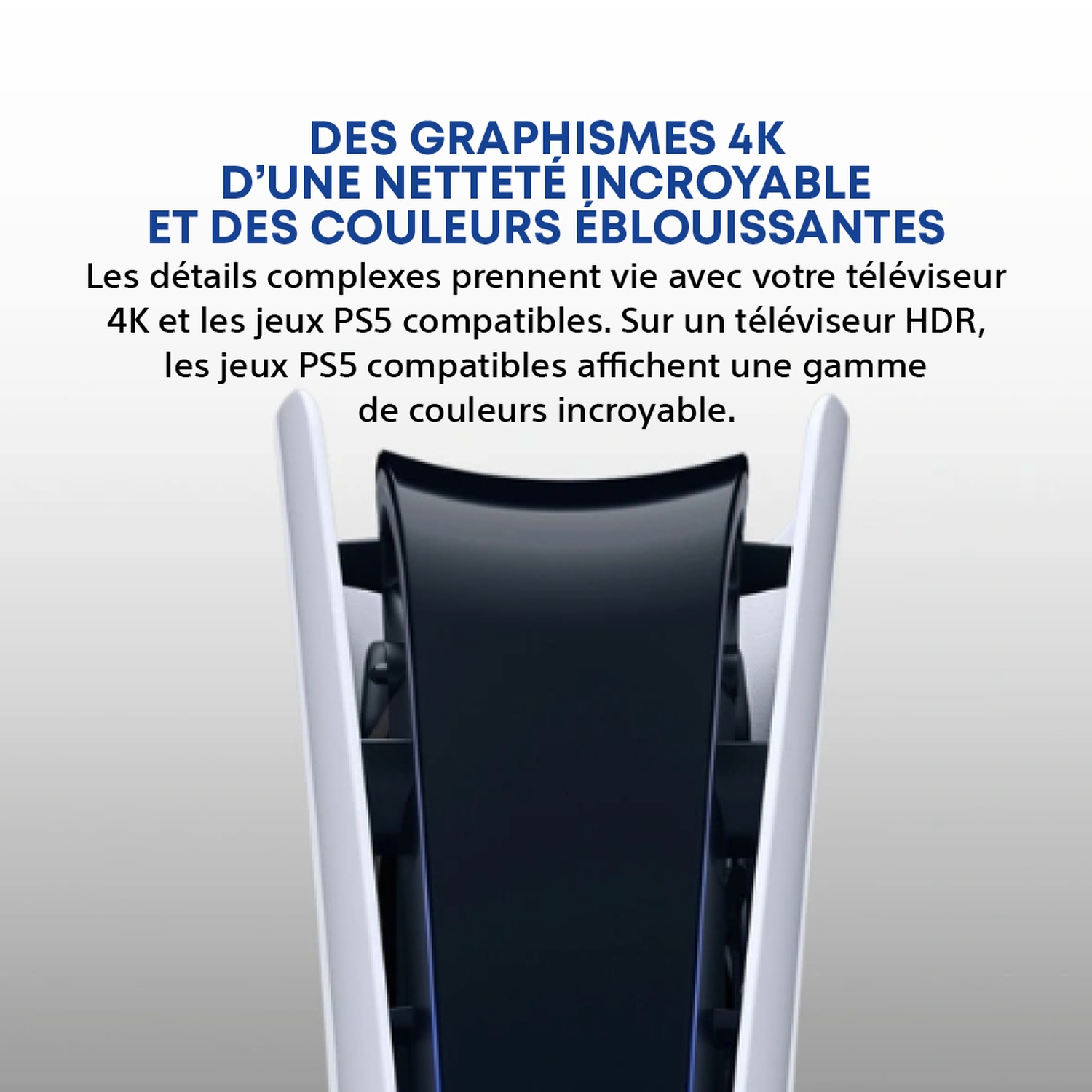 Une console PlayStation 5 blanche et noire avec du texte.