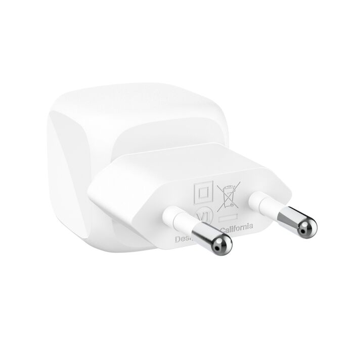 Un adaptador de enchufe UE blanco con dos clavijas metálicas y texto.