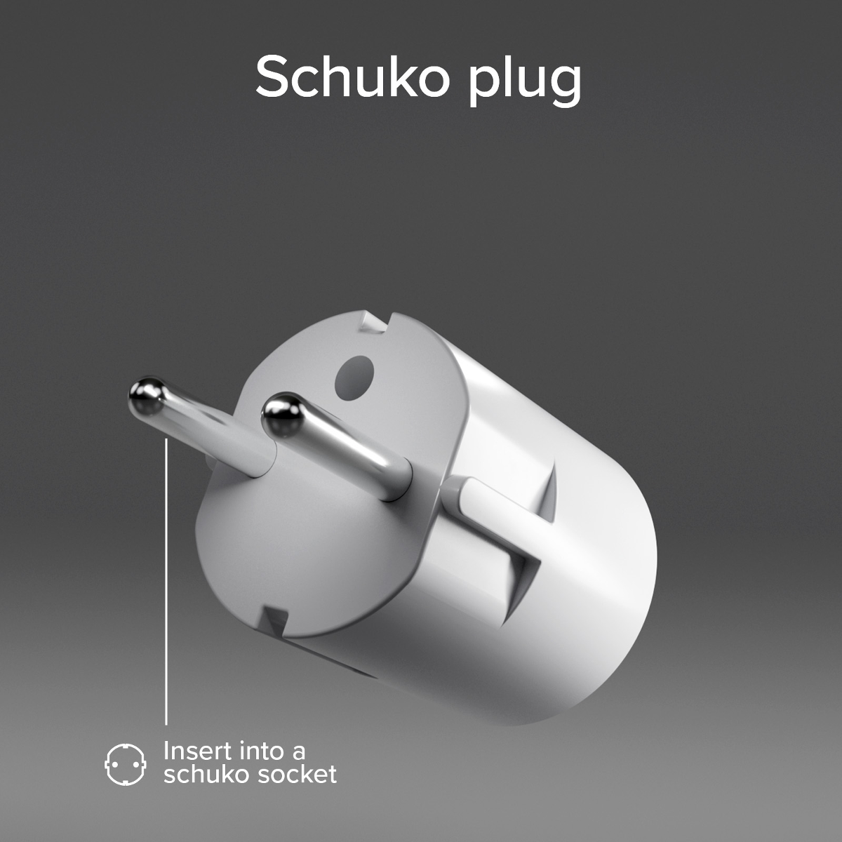 Ein weißer Schuko-Stecker mit zwei metallischen Stiften auf grauem Hintergrund.
