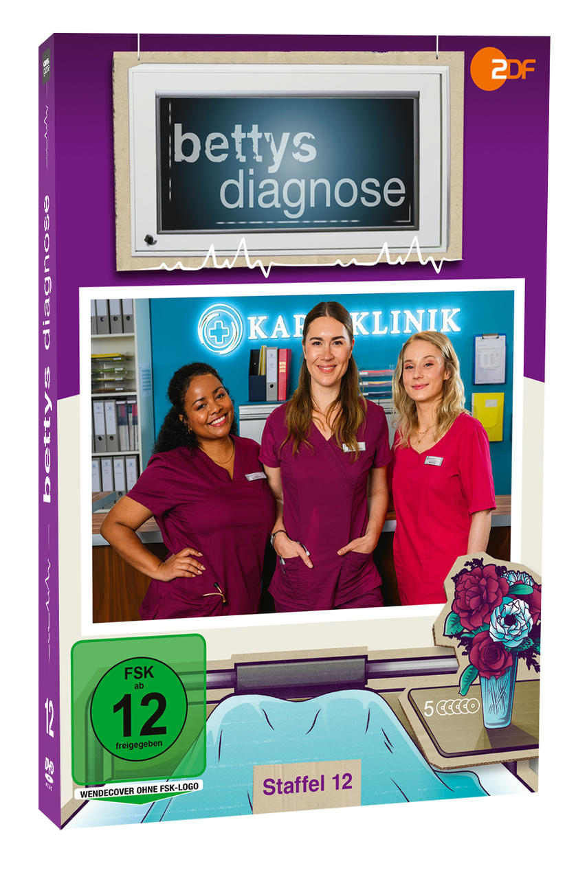 Drei Krankenschwestern stehen vor dem Schild 'Karl-Klinik'. Staffel 12.