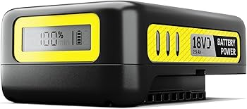 Czarna bateria 18V z żółtymi akcentami. Wyświetlacz cyfrowy pokazuje 100% naładowania.