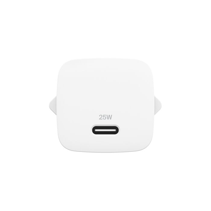 Un enchufe blanco de carga rápida USB-C de 25W con un solo puerto.