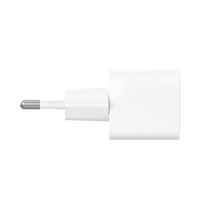 Un adaptador de enchufe UE blanco para cargadores, con un pin plateado.