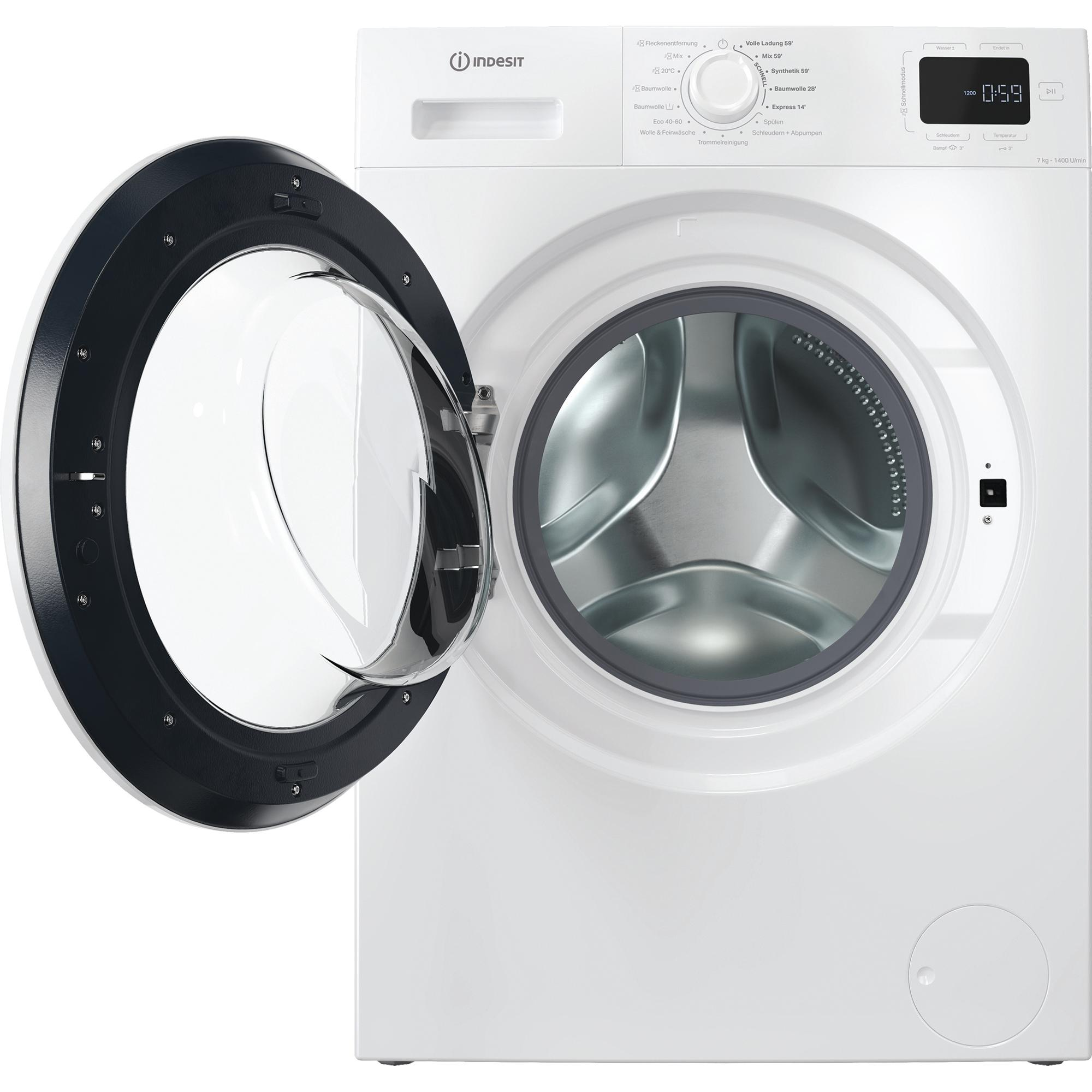 Eine weiße Indesit Waschmaschine mit geöffneter Tür und Blick in die Trommel.