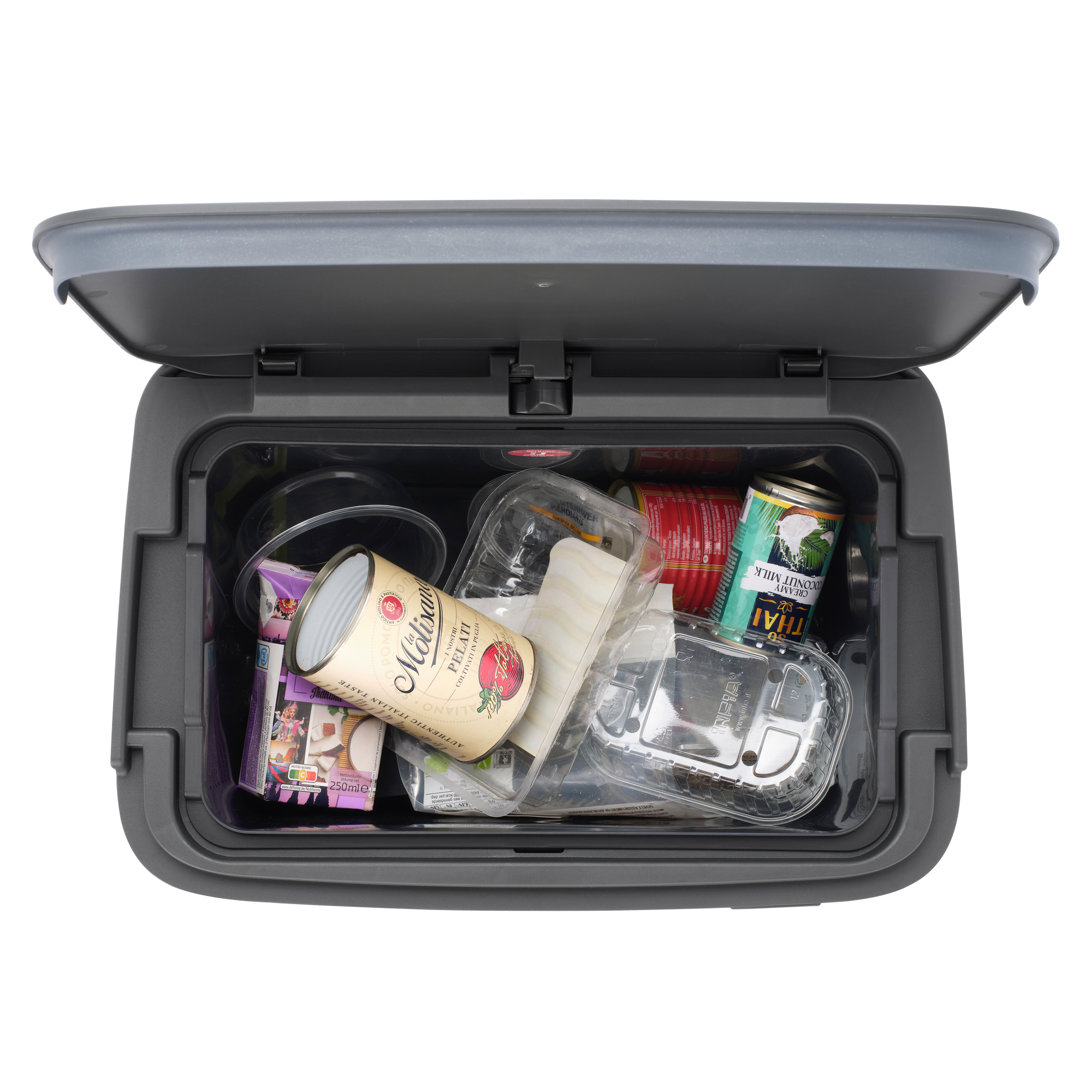 Ein offener grauer Mülleimer mit verschiedenen Lebensmittelverpackungen, Dosen und Plastikschalen.