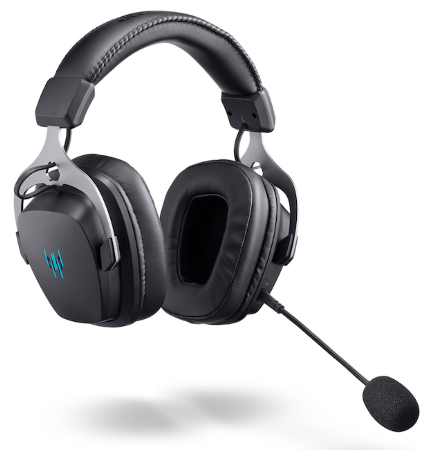 Auriculares negros con micrófono y logo azul flotan sobre fondo blanco.