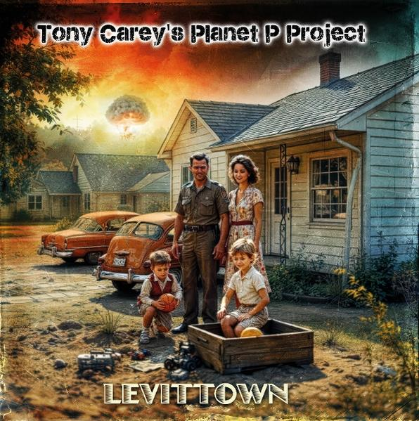 Familie vor Haus, Atompilz im Hintergrund, Tony Carey's Planet P Project.