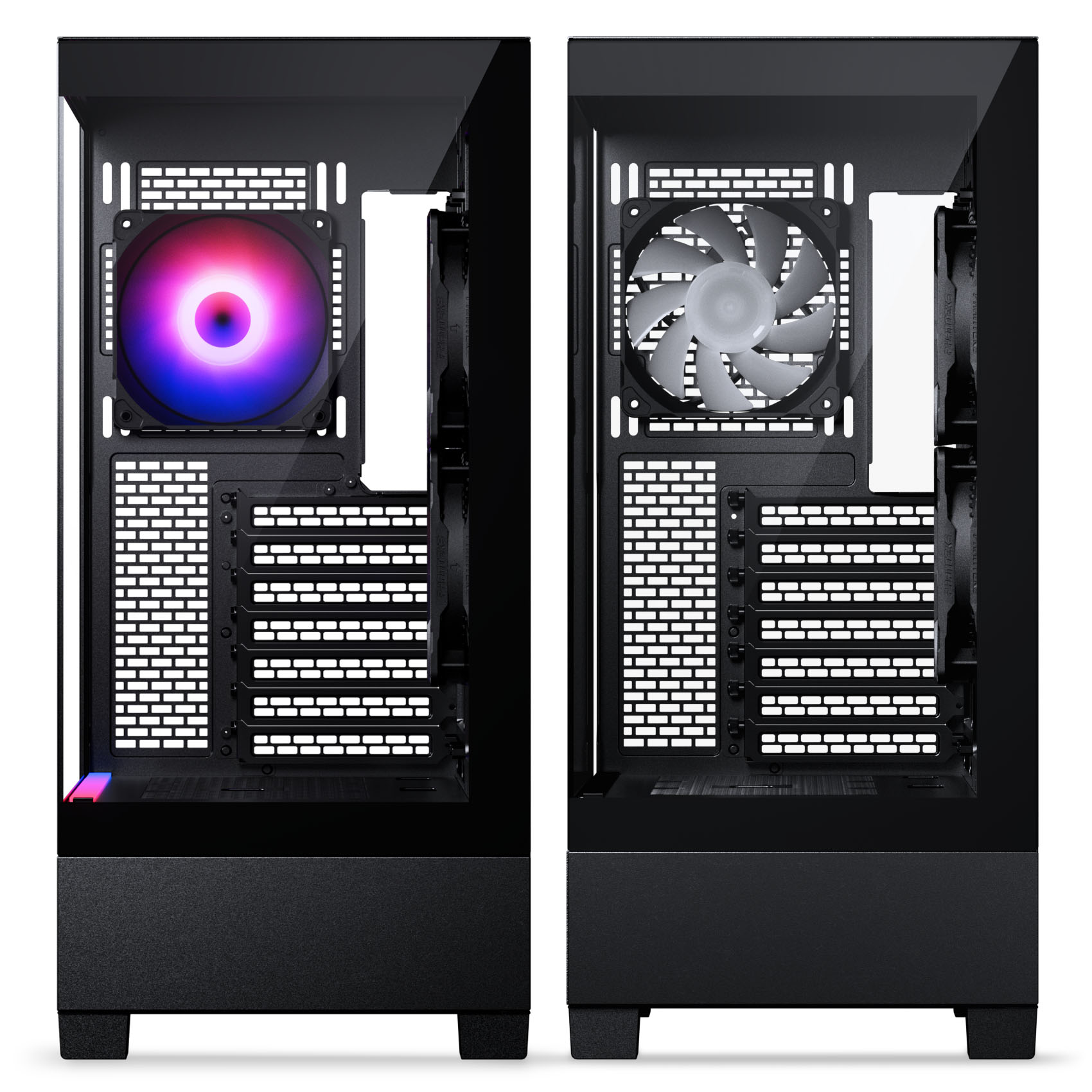 Zwei offene schwarze PC-Gehäuse nebeneinander. Links mit RGB-Lüfter, rechts mit weißem Lüfter.