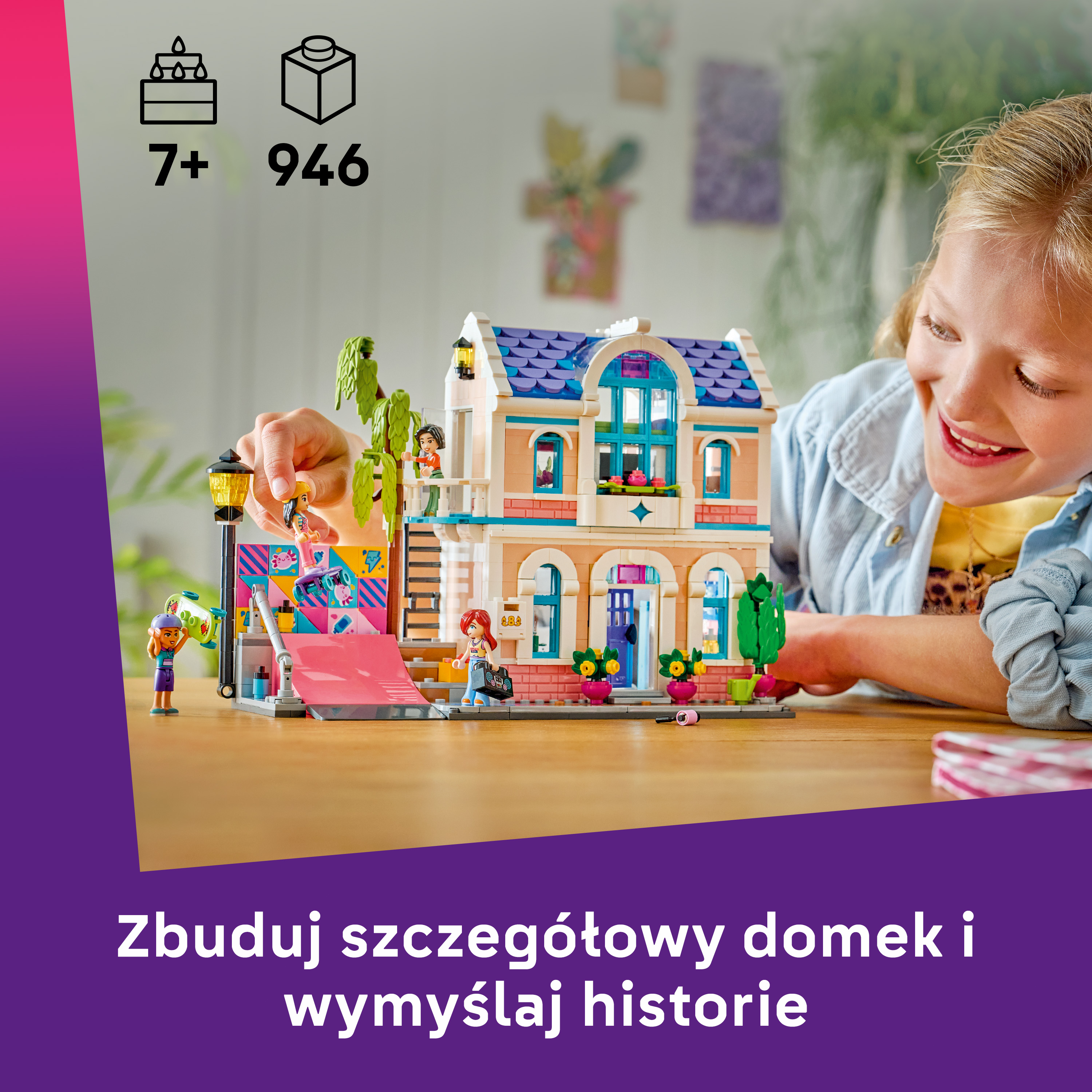Dziewczynka buduje domek LEGO ze rampą. Wiek 7+, 946 elementów.