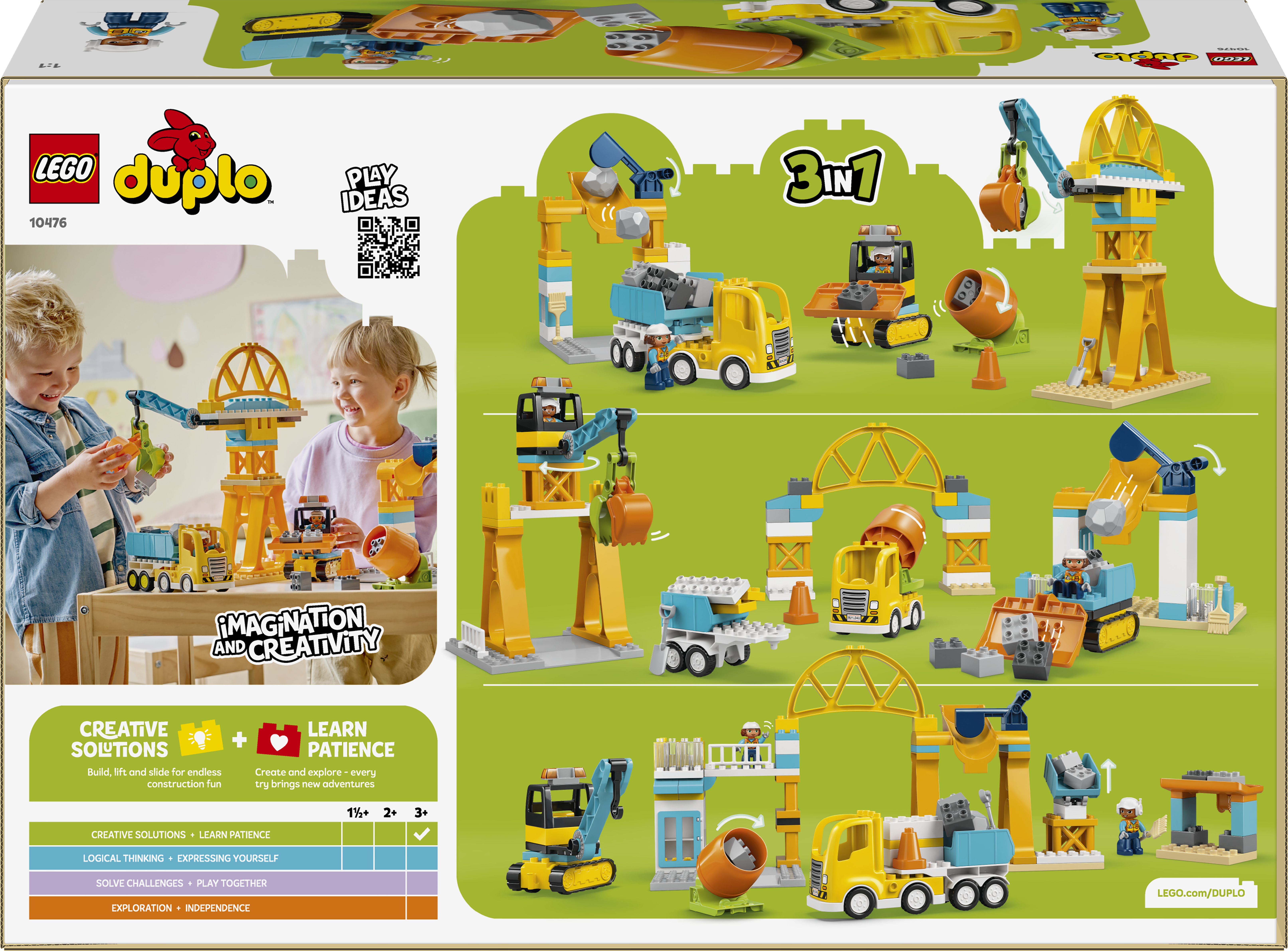 Dzieci bawią się dźwigami i ciężarówkami LEGO Duplo. Zestaw pokazuje 3-w-1 konstrukcje.