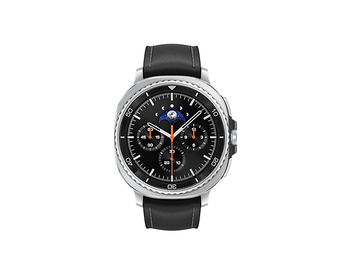 Srebrny smartwatch z czarnym skórzanym paskiem i czarną tarczą.