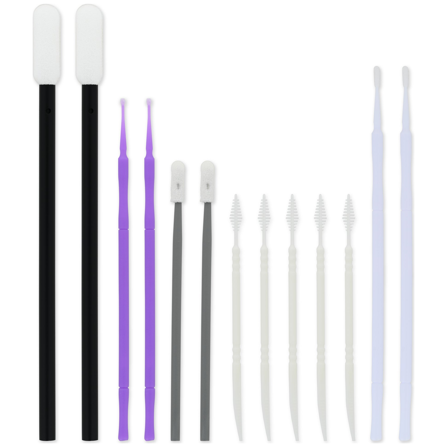 Diverse schoonmaakswabs: twee grote schuimswabs, paarse en grijze swabs, en witte borstelswabs.