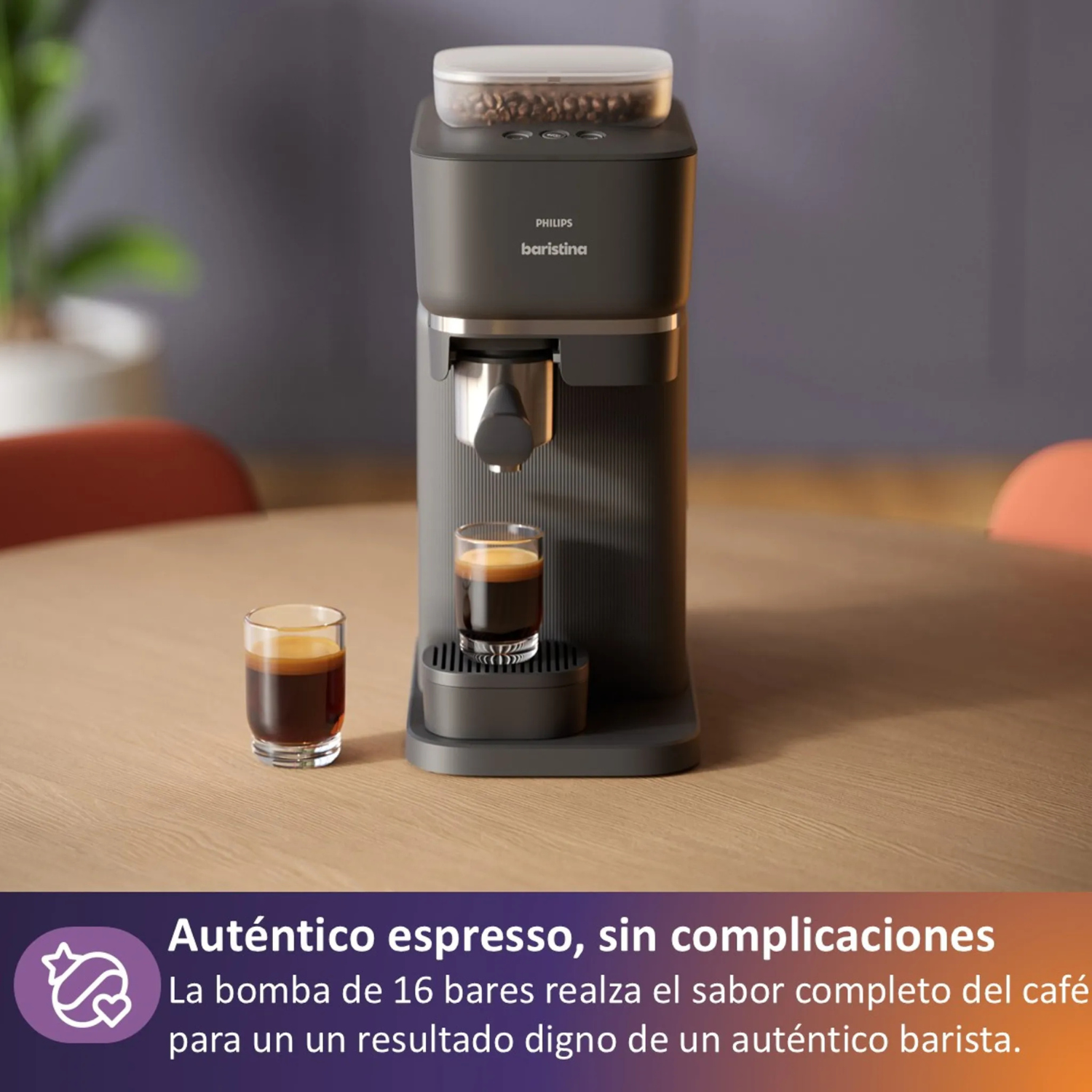 Cafetera espresso Philips Baristina gris oscura con dos espressos en mesa madera.