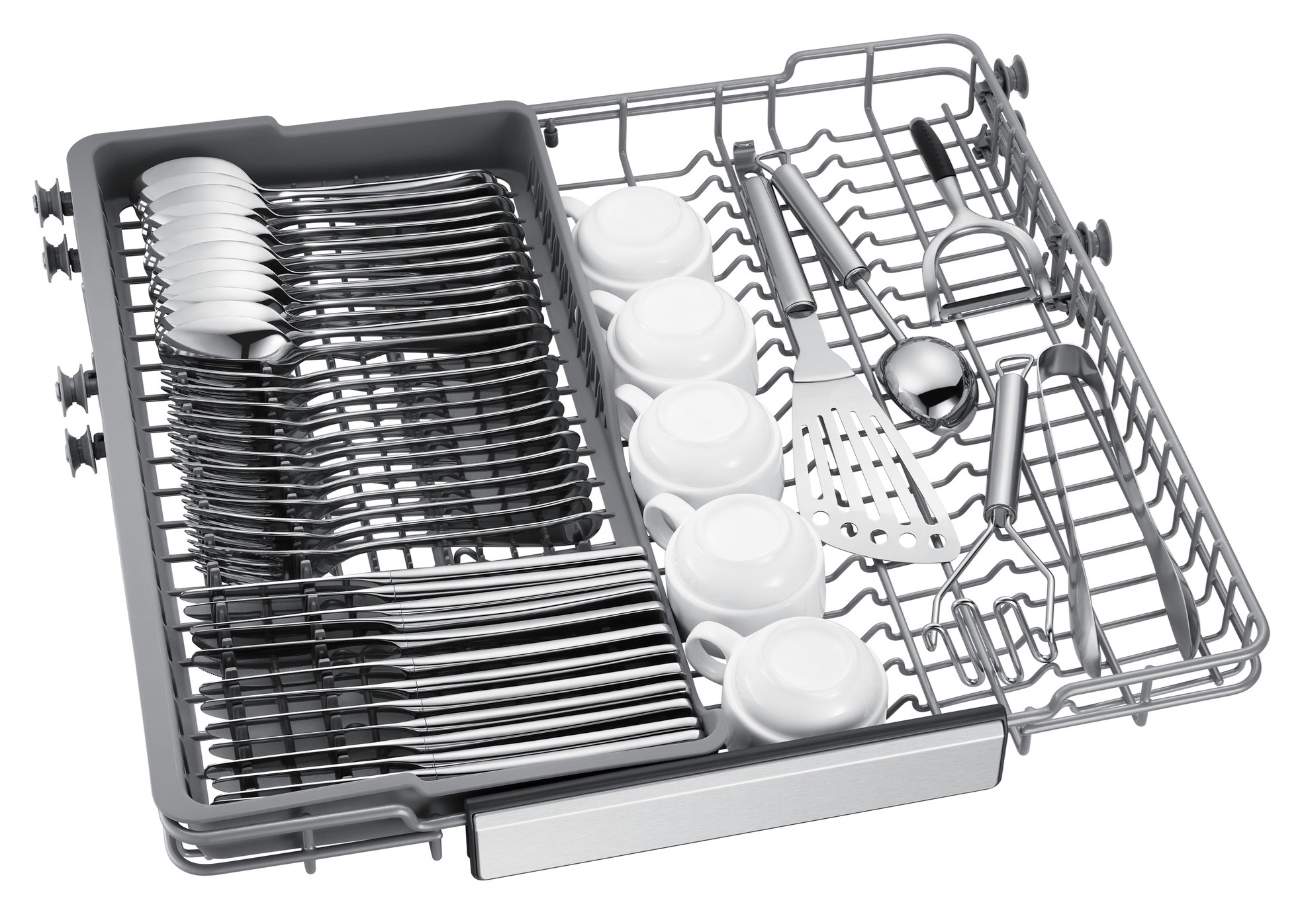 Kosz zmywarki z sztućcami, filiżankami i przyborami kuchennymi.
