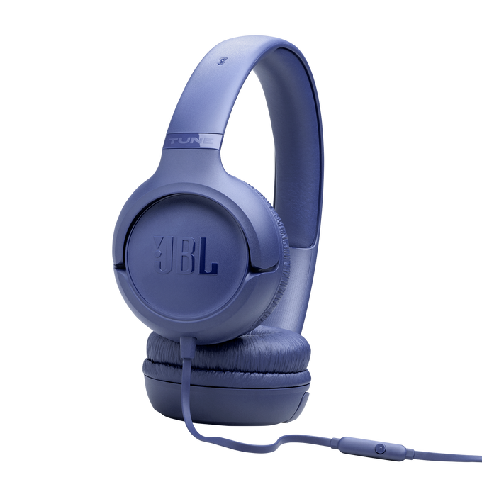 Un par de auriculares JBL índigo con cable y almohadillas.