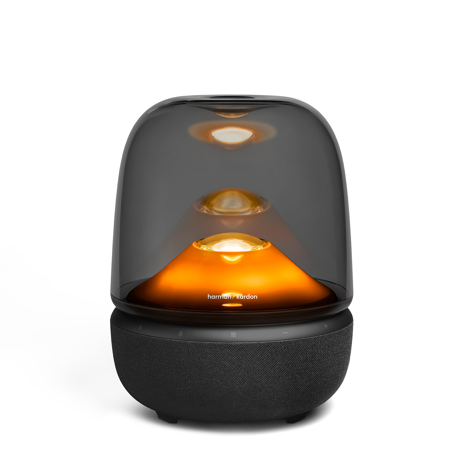 Un altavoz negro Harman Kardon con carcasa transparente y luces naranjas.