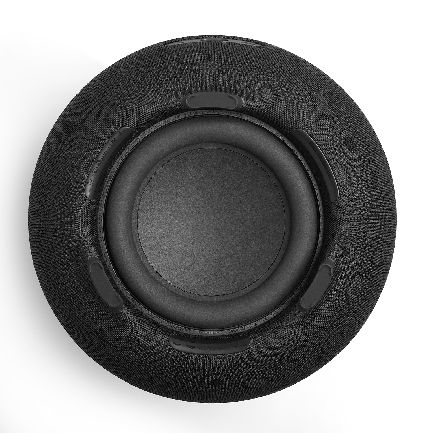 Altavoz negro con subwoofer visible en el centro.