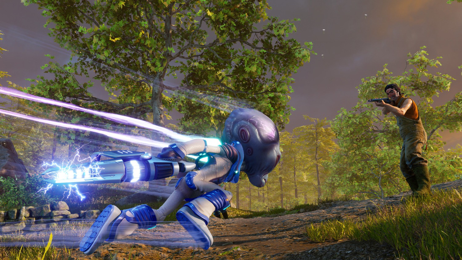 Un alien tire un laser violet sur un homme avec un fusil dans une forêt.