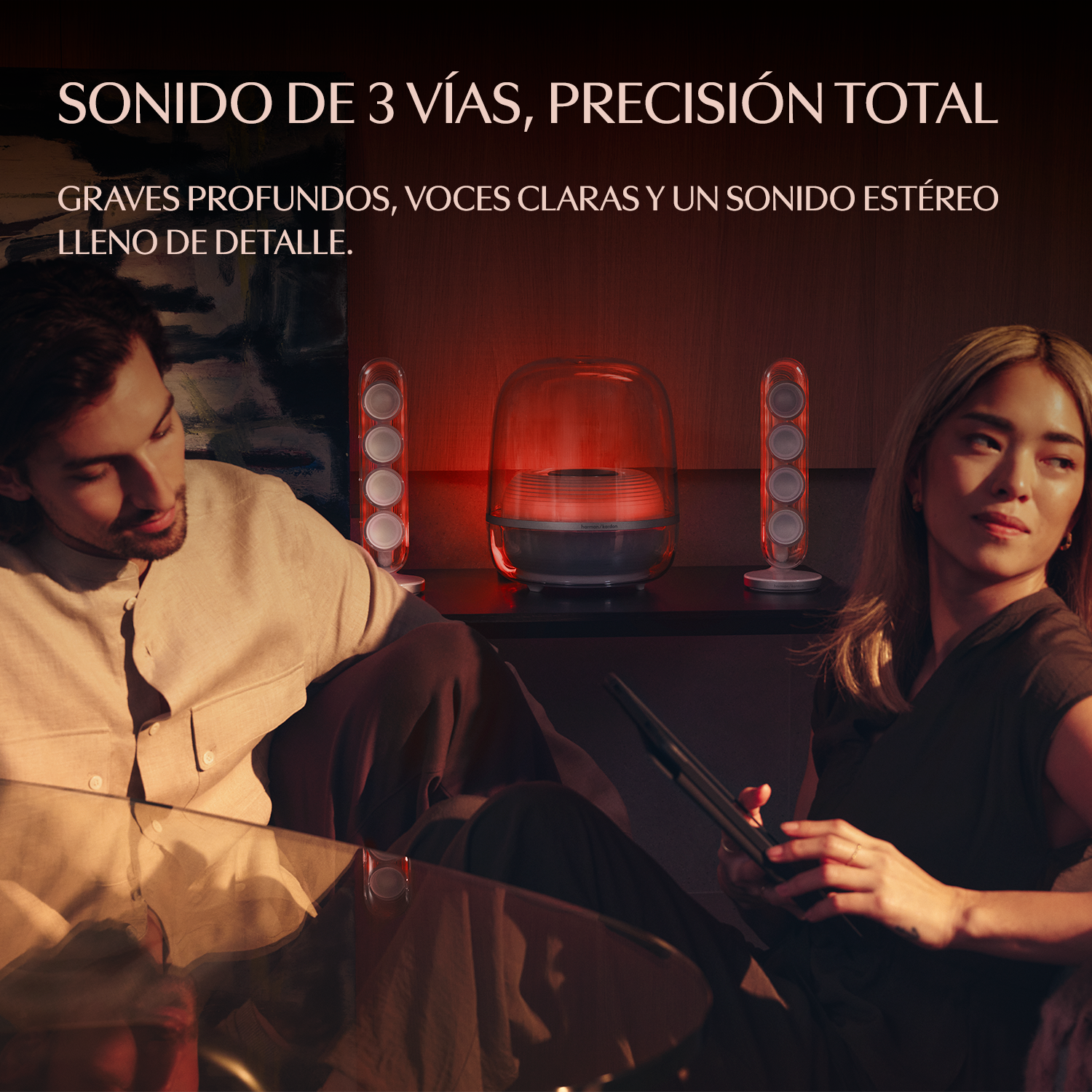 SONIDO DE 3 VÍAS, PRECISIÓN TOTAL. GRAVES PROFUNDOS, VOCES CLARAS Y UN SONIDO ESTÉREO LLENO DE DETALLE