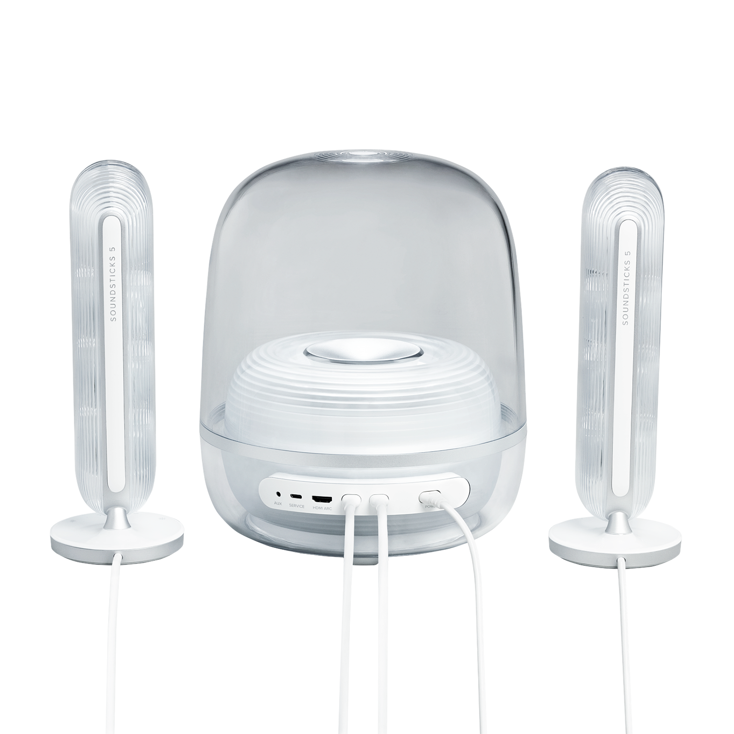 Altavoces y subwoofer blancos con elementos transparentes sobre fondo blanco.
