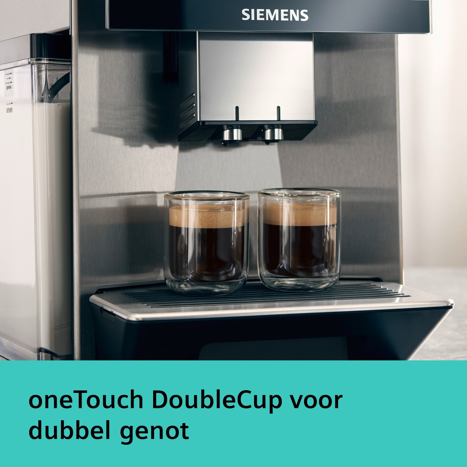 Siemens koffiemachine met twee glazen espresso en melkreservoir.