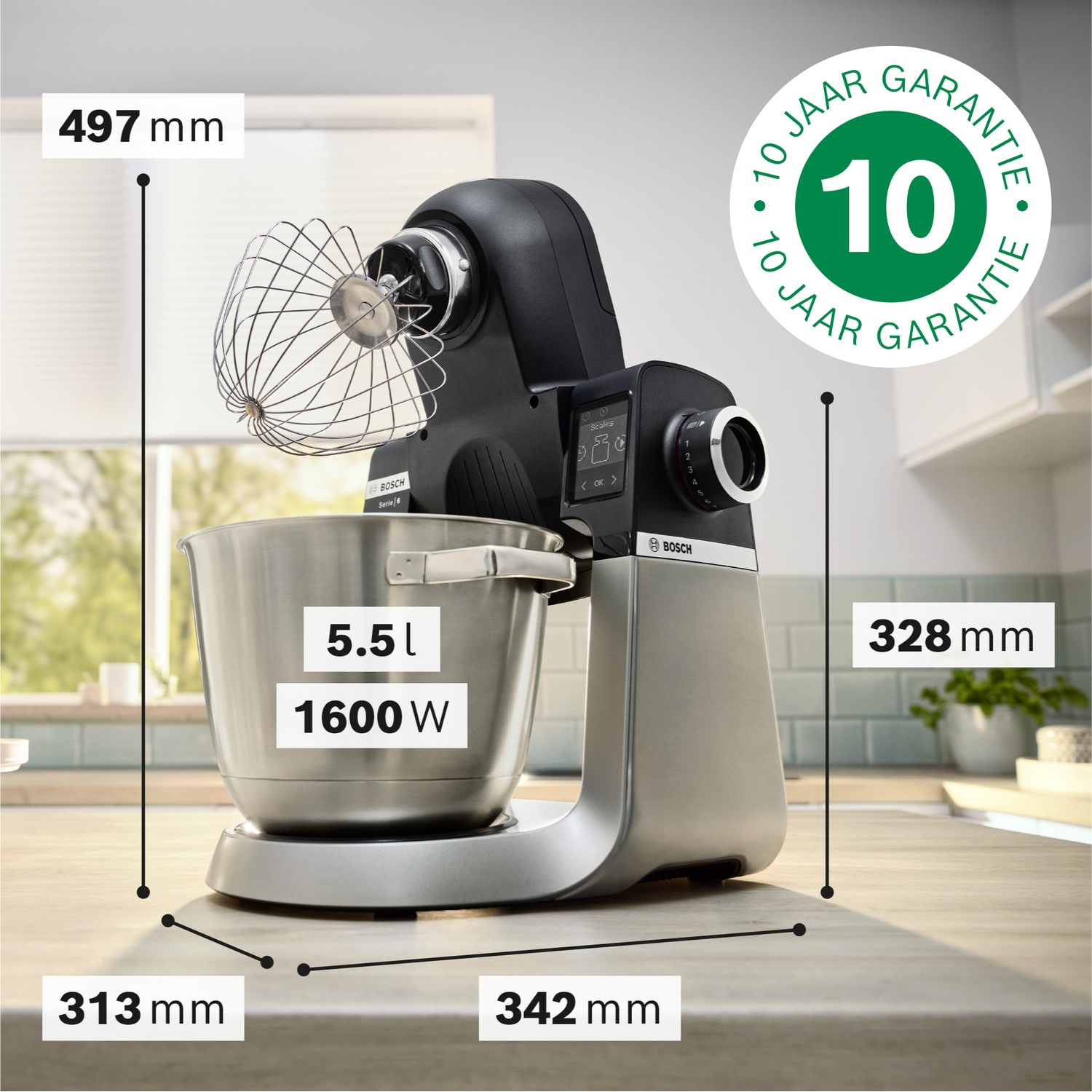 Een zwarte Bosch keukenmixer met zilveren kom, 1600W, 5,5L. Afmetingen getoond.