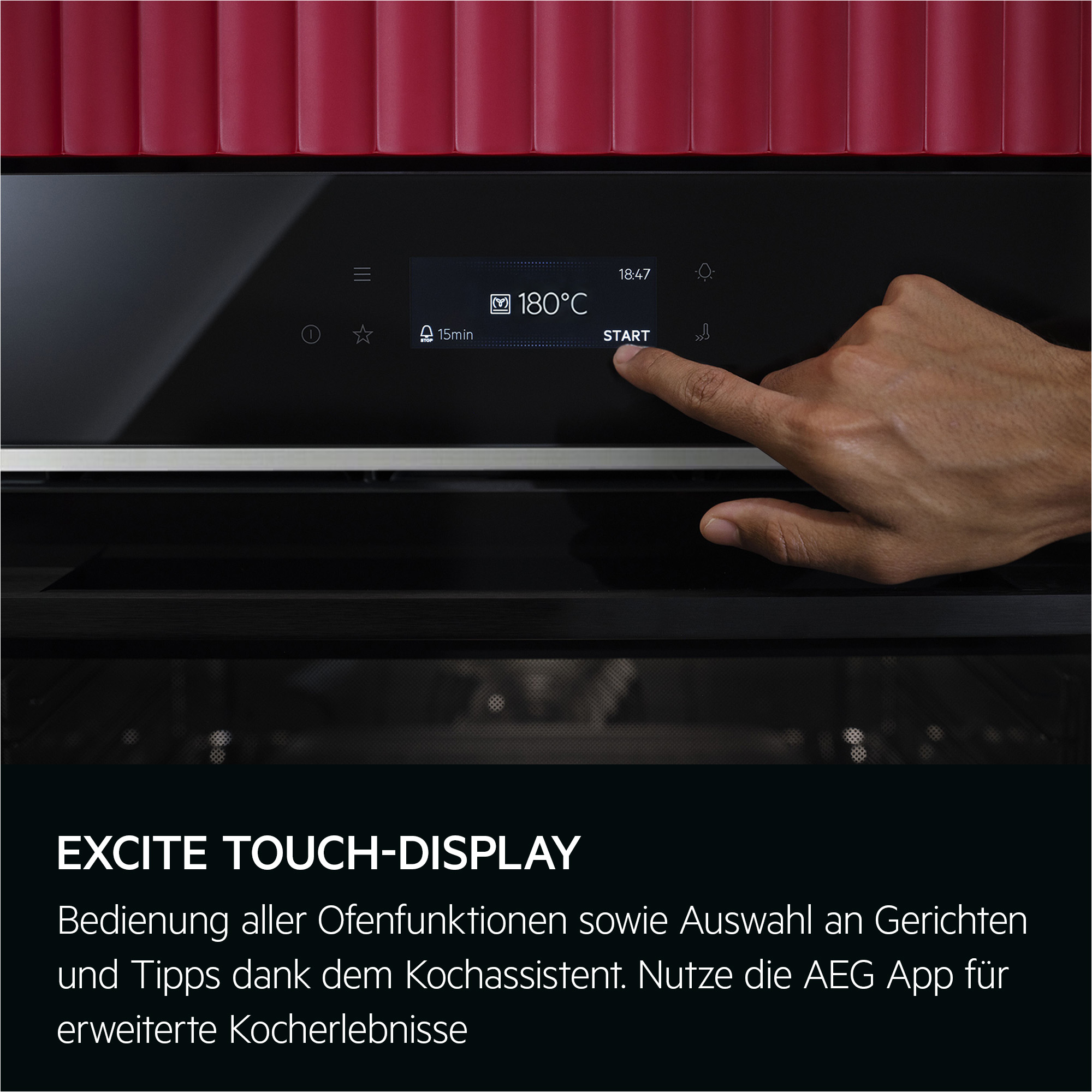 Ein Finger drückt auf "START" auf einem Ofen-Touchscreen mit 180°C.