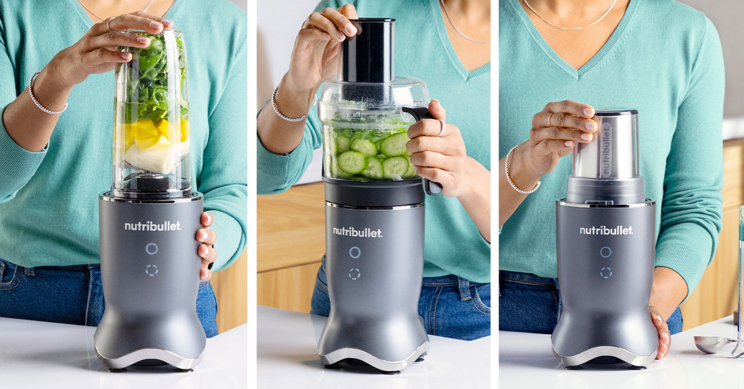 Una persona muestra tres aparatos Nutribullet con ingredientes: batido, rodajas de pepino y un vaso vacío.