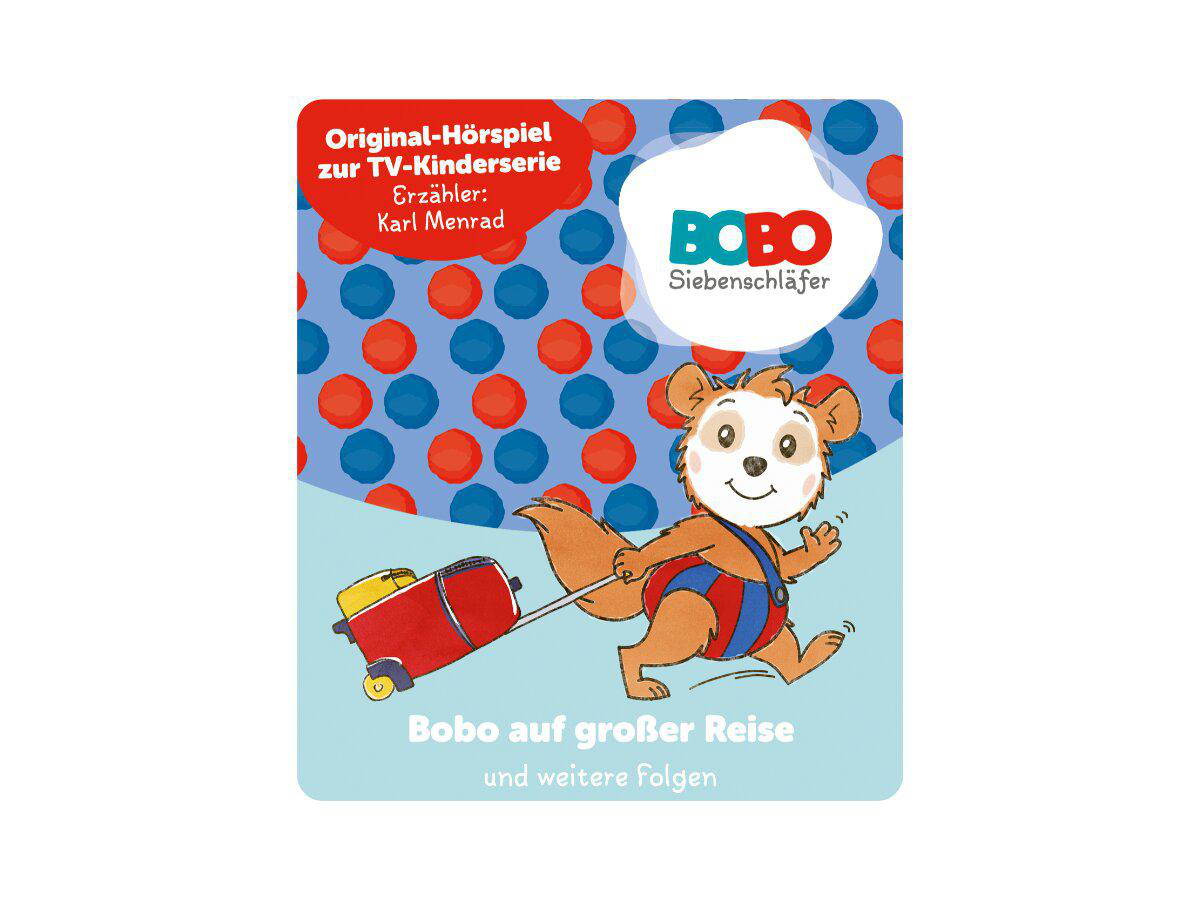 Ein Bär zieht einen roten Koffer, auf blau-rotem Hintergrund.
