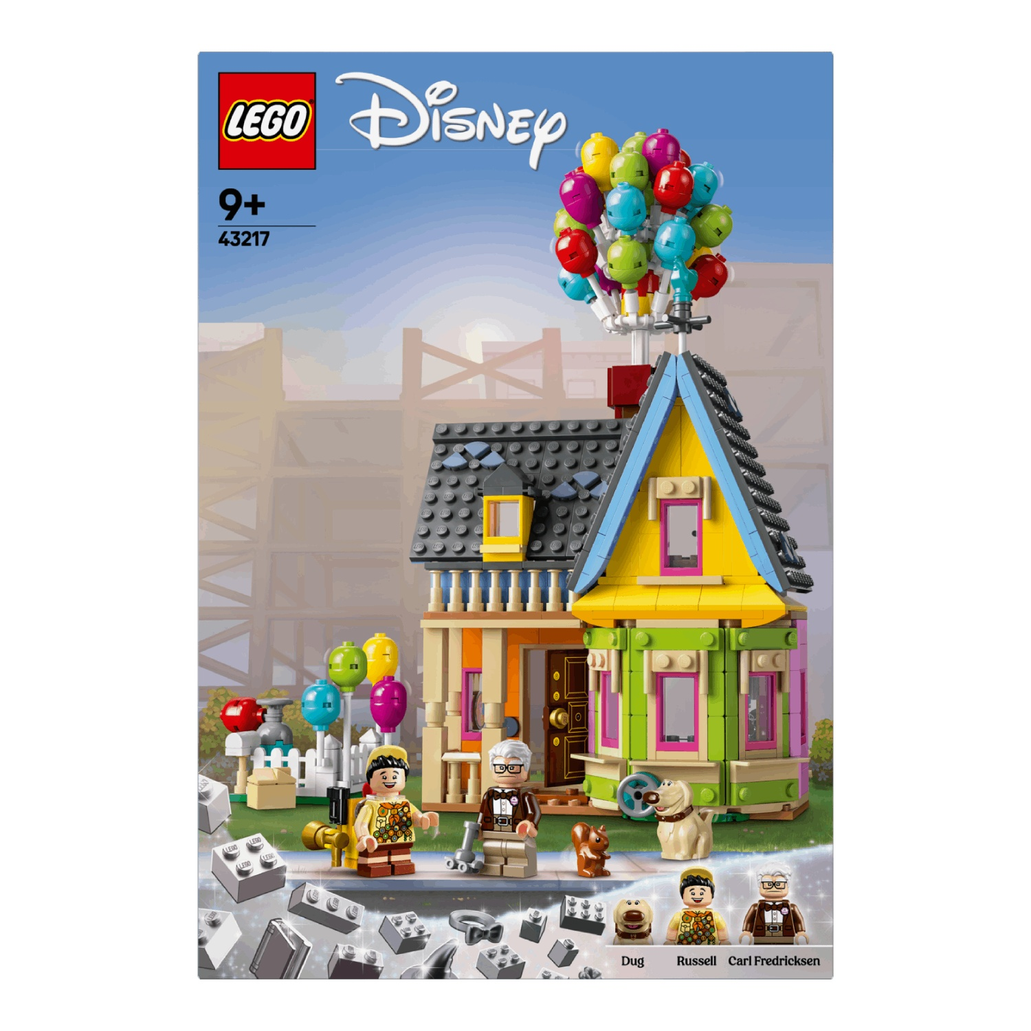 LEGO Disney house with balloons and figures: Carl, Russell, Dug.