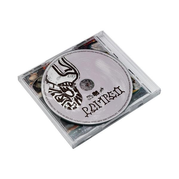 Eine CD in einer transparenten Hülle mit einem Totenkopf-Design und dem Wort "RAIMPAII".