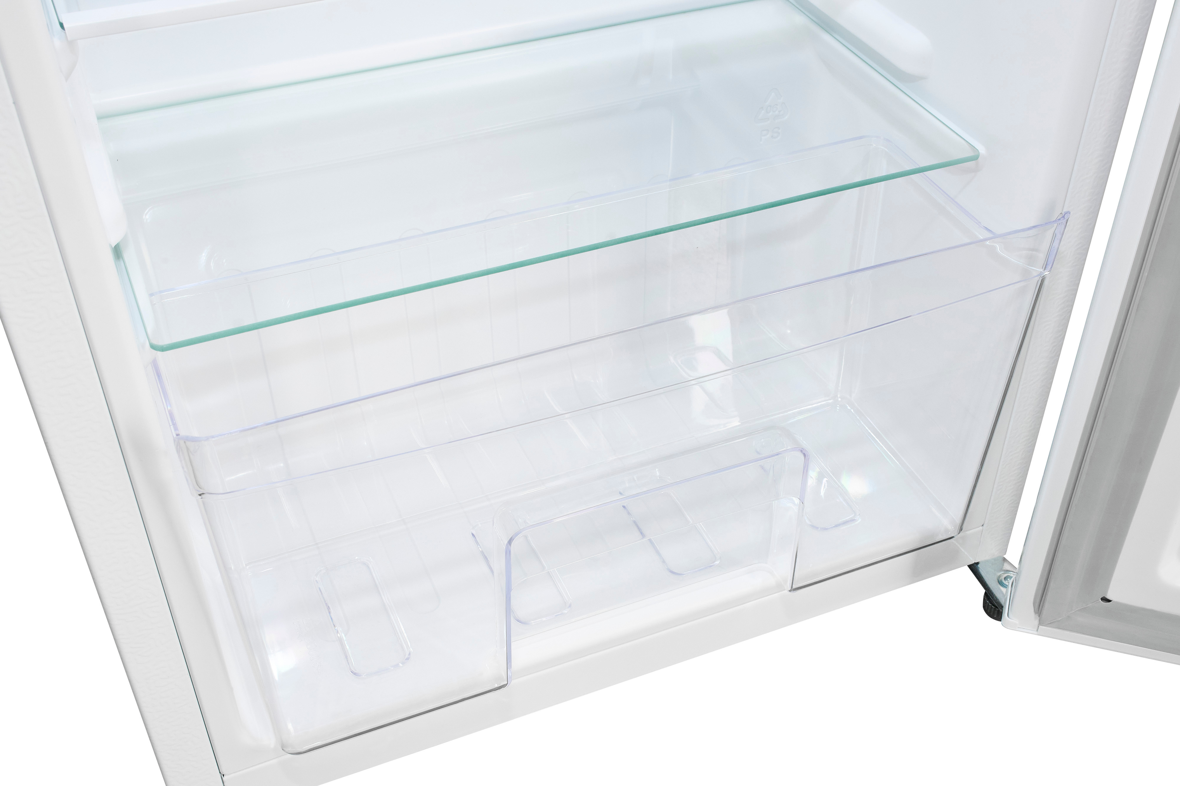 Innenansicht eines Kühlschranks mit Glasböden und transparenten Schubladen.