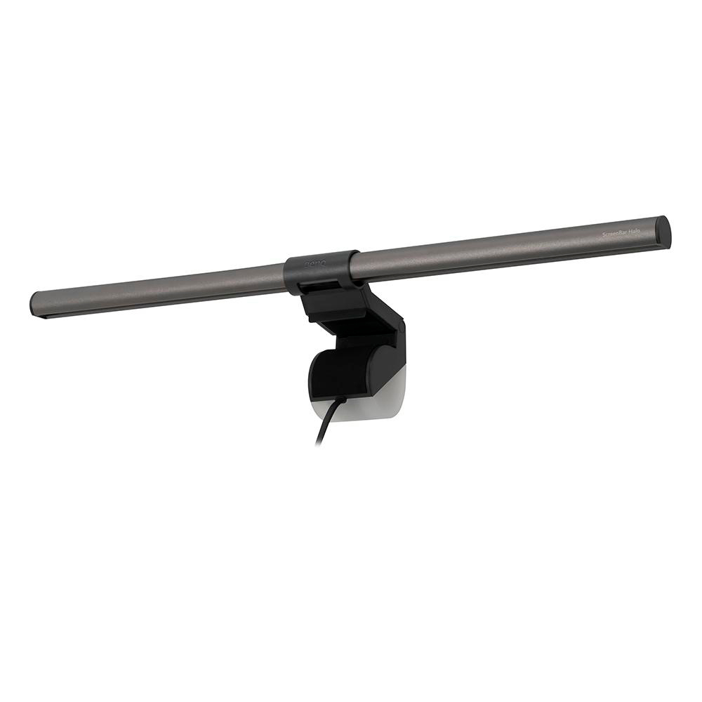 Eine dunkelgraue BenQ ScreenBar Halo wird mit einer schwarzen Klemme am Monitor befestigt.