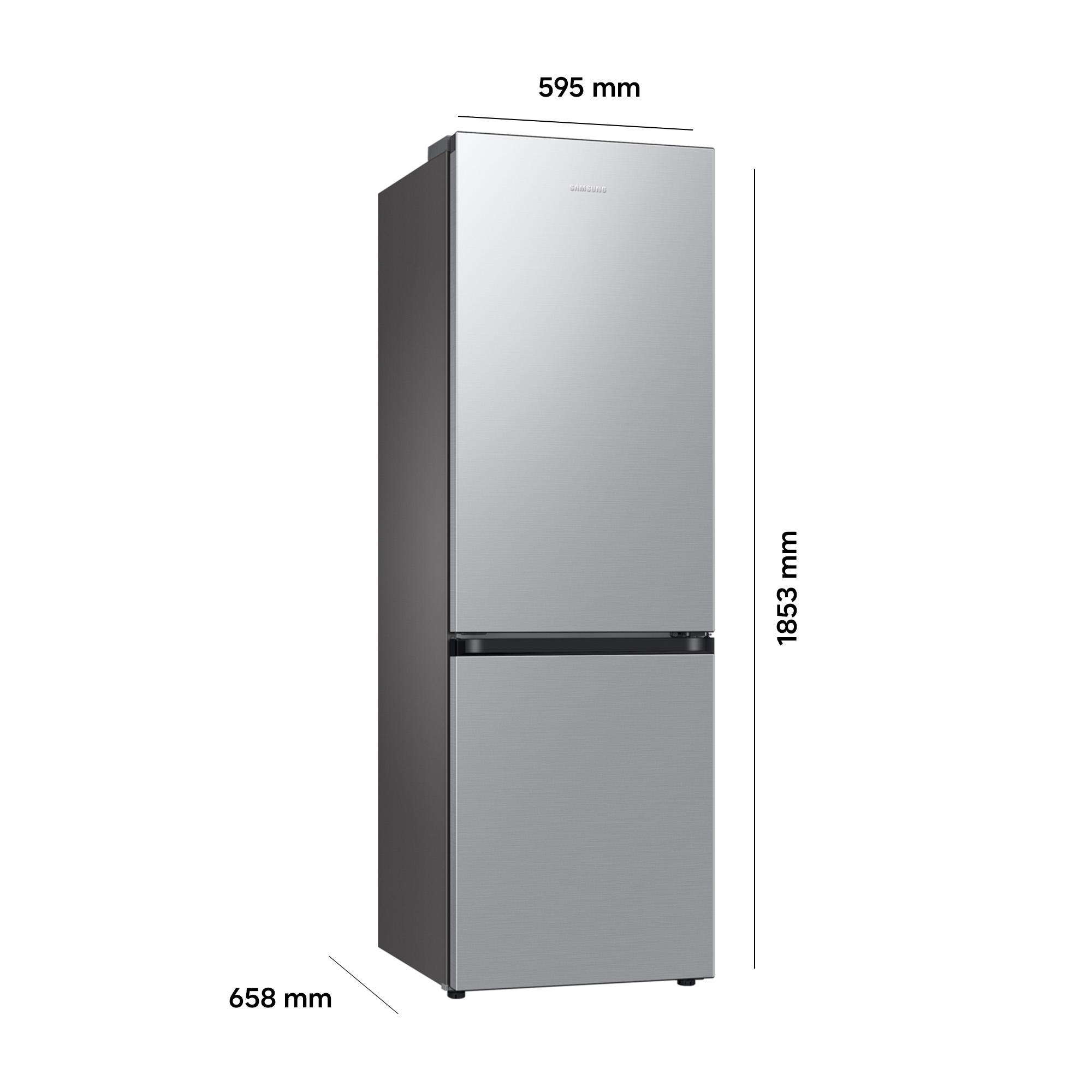 Ein schlankes, silbernes Samsung-Kühlschrank-Gefrierkombinat steht im Raum.