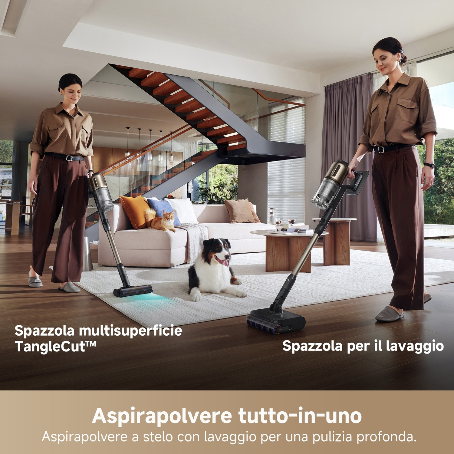 Due donne usano aspirapolvere in un soggiorno moderno con cane e gatto.