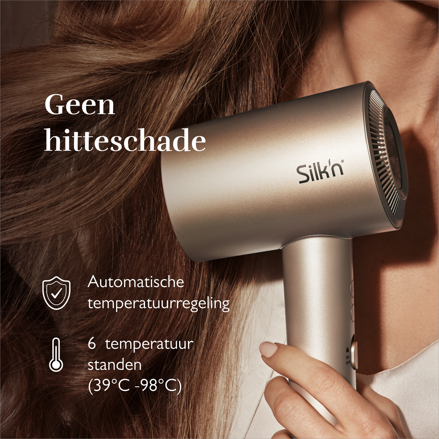 Een gouden Silk'n haardroger in een hand, met tekst over hittebescherming.