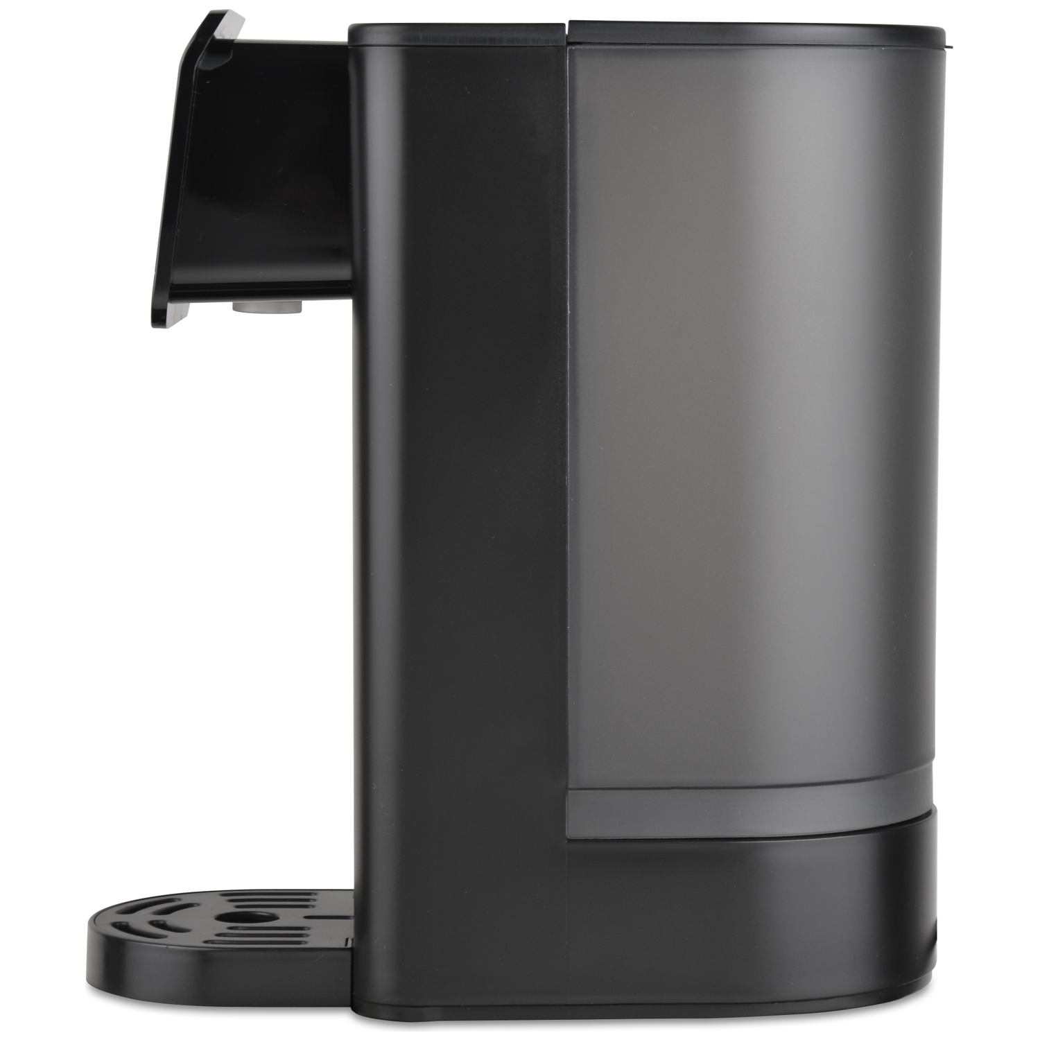 Zwarte koffiemachine met watertank en lekbak.
