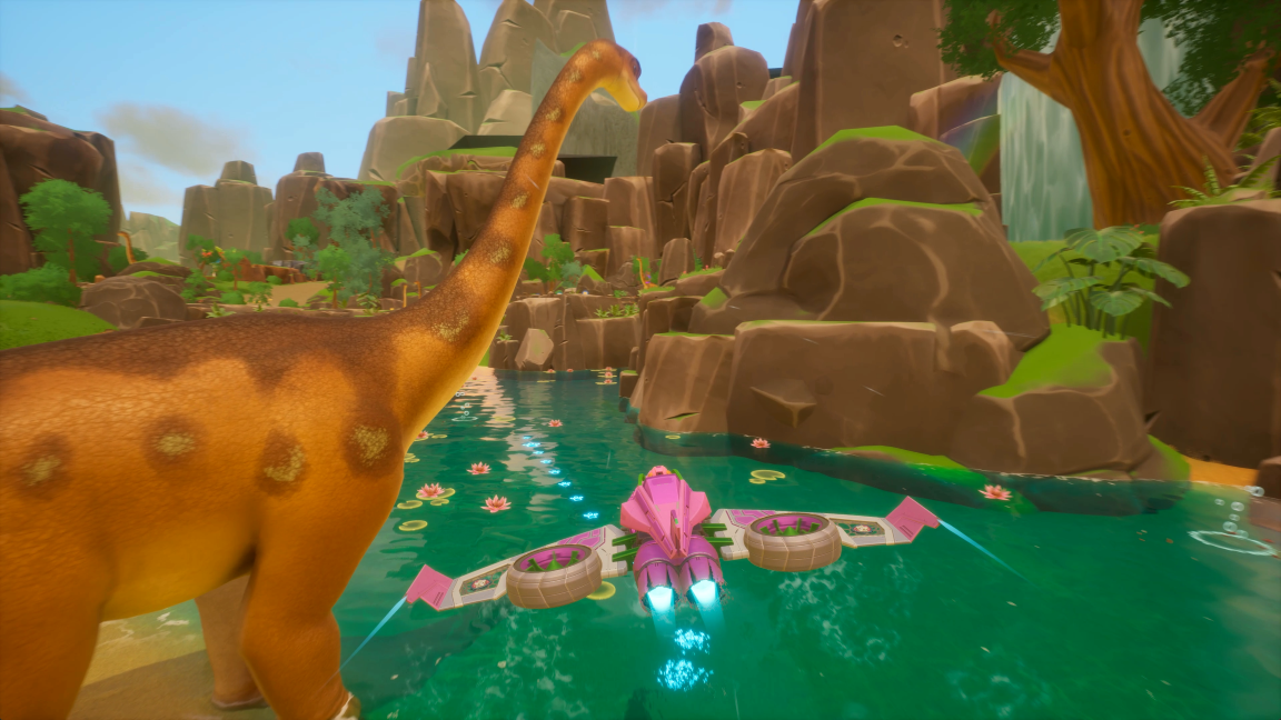 Ein rosa Raumschiff fliegt über einen Teich mit Seerosen neben einem großen Dinosaurier.