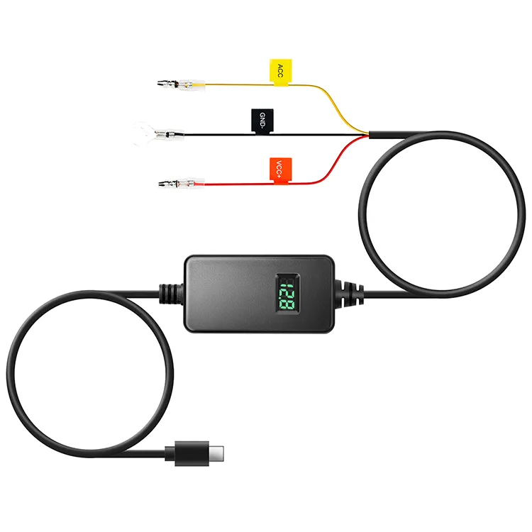 Czarna obudowa z wyświetlaczem cyfrowym, podłączona do kabli ACC, GND, VCC+.