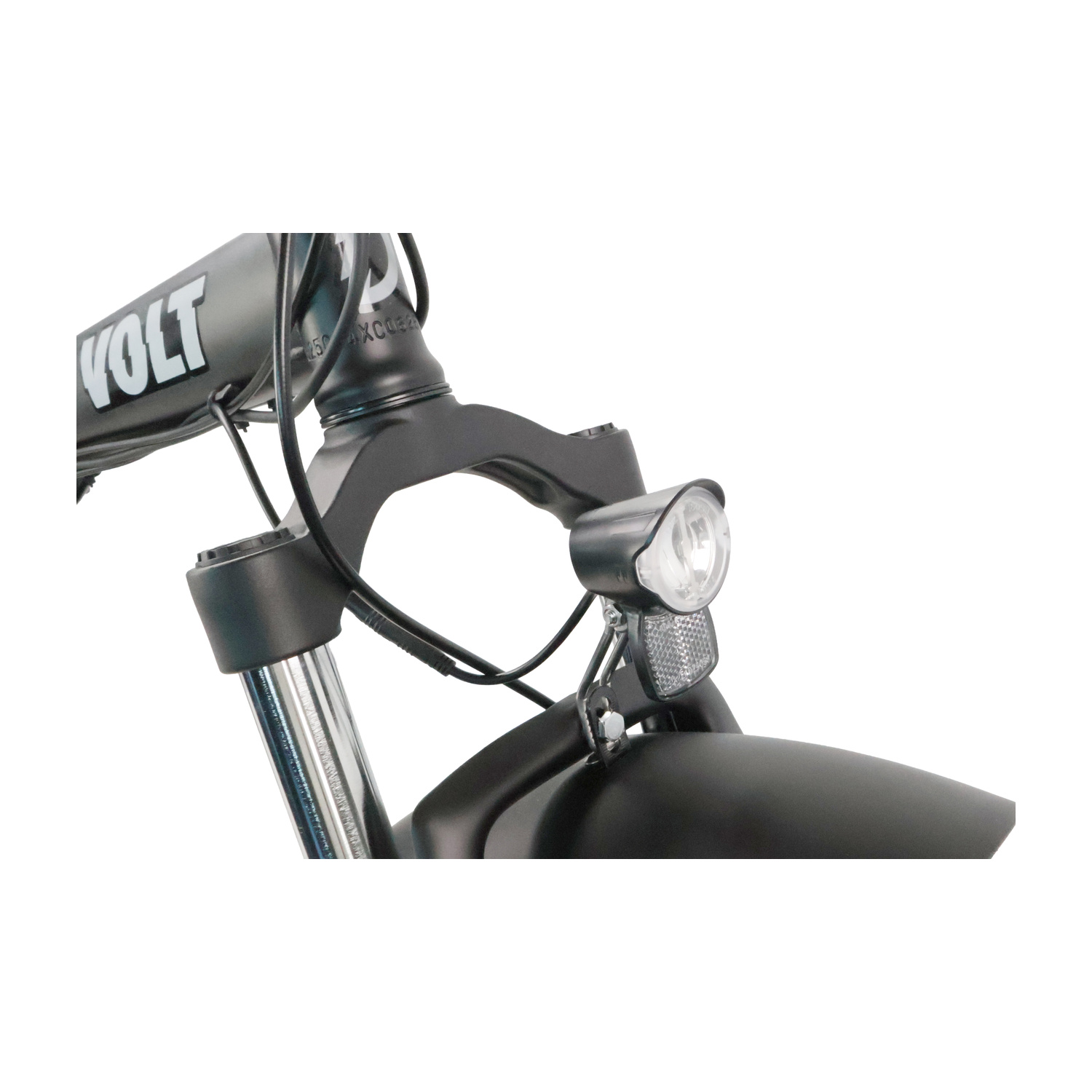 Primo piano della parte anteriore di una e-bike Volt nera, che mostra il faro.