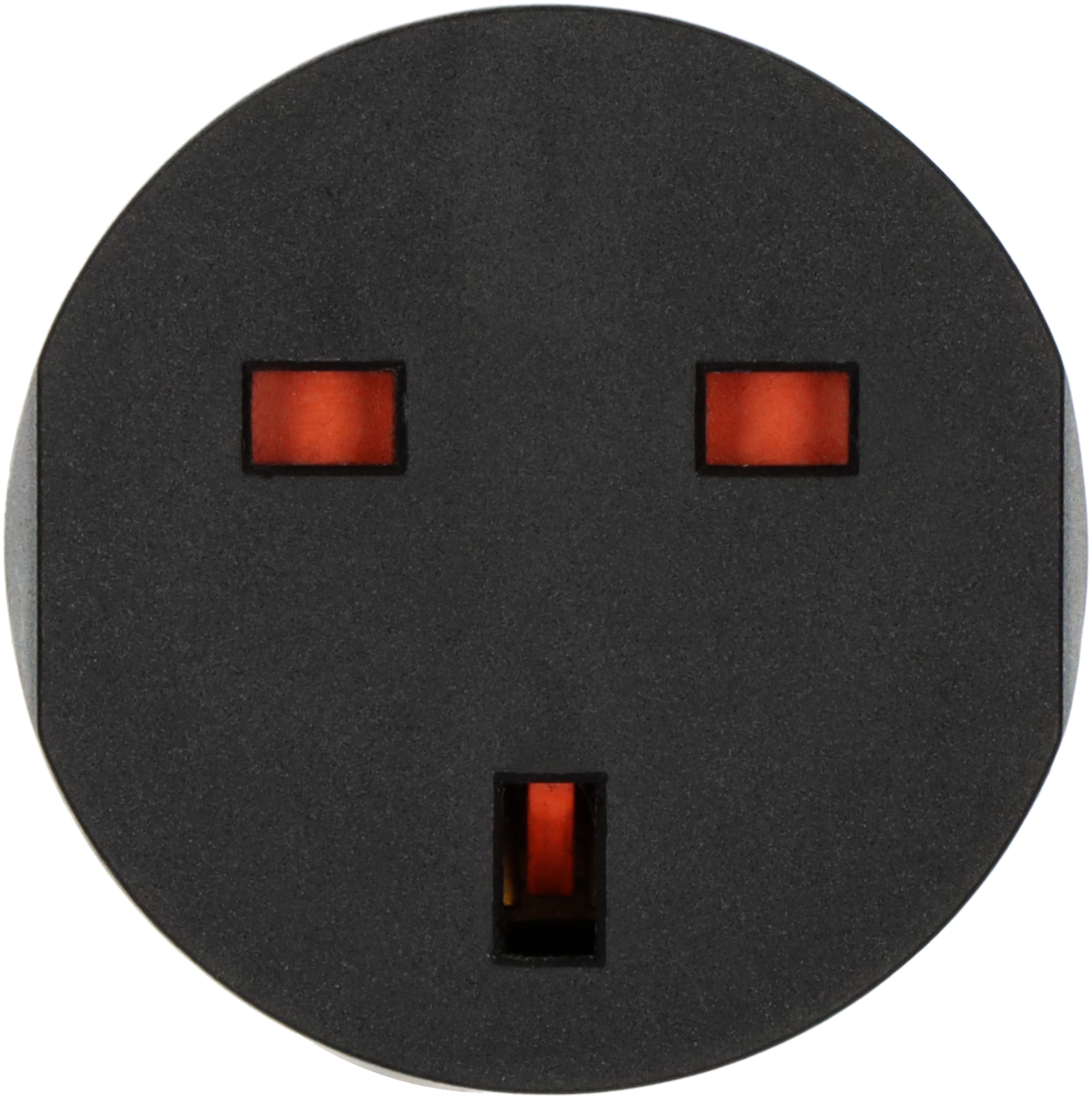 Ein schwarzer britischer Steckdosenadapter mit drei orange beleuchteten Schlitzen.
