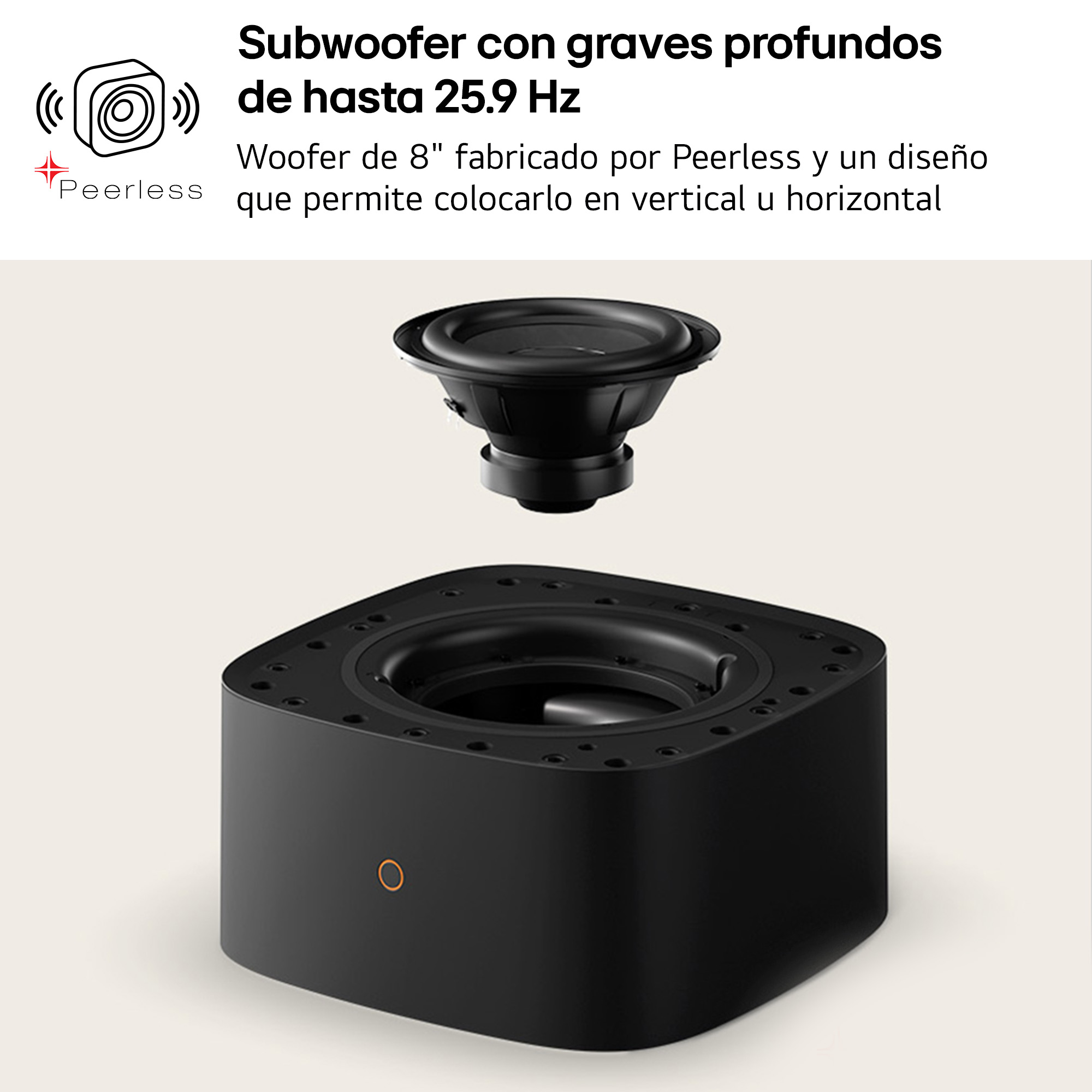 Un subwoofer negro con su woofer de 8 pulgadas retirado, mostrando el interior.