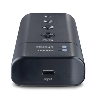 Dispositivo Hama power bank negro con entrada USB-C e indicadores de carga.