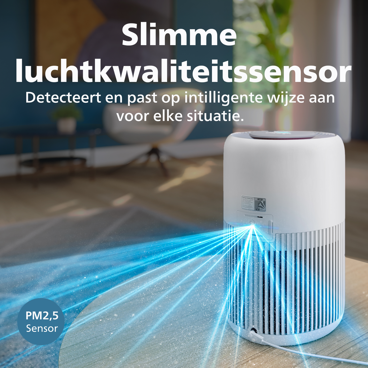 Een witte luchtreiniger met blauwe stralen die PM2,5 aangeven.