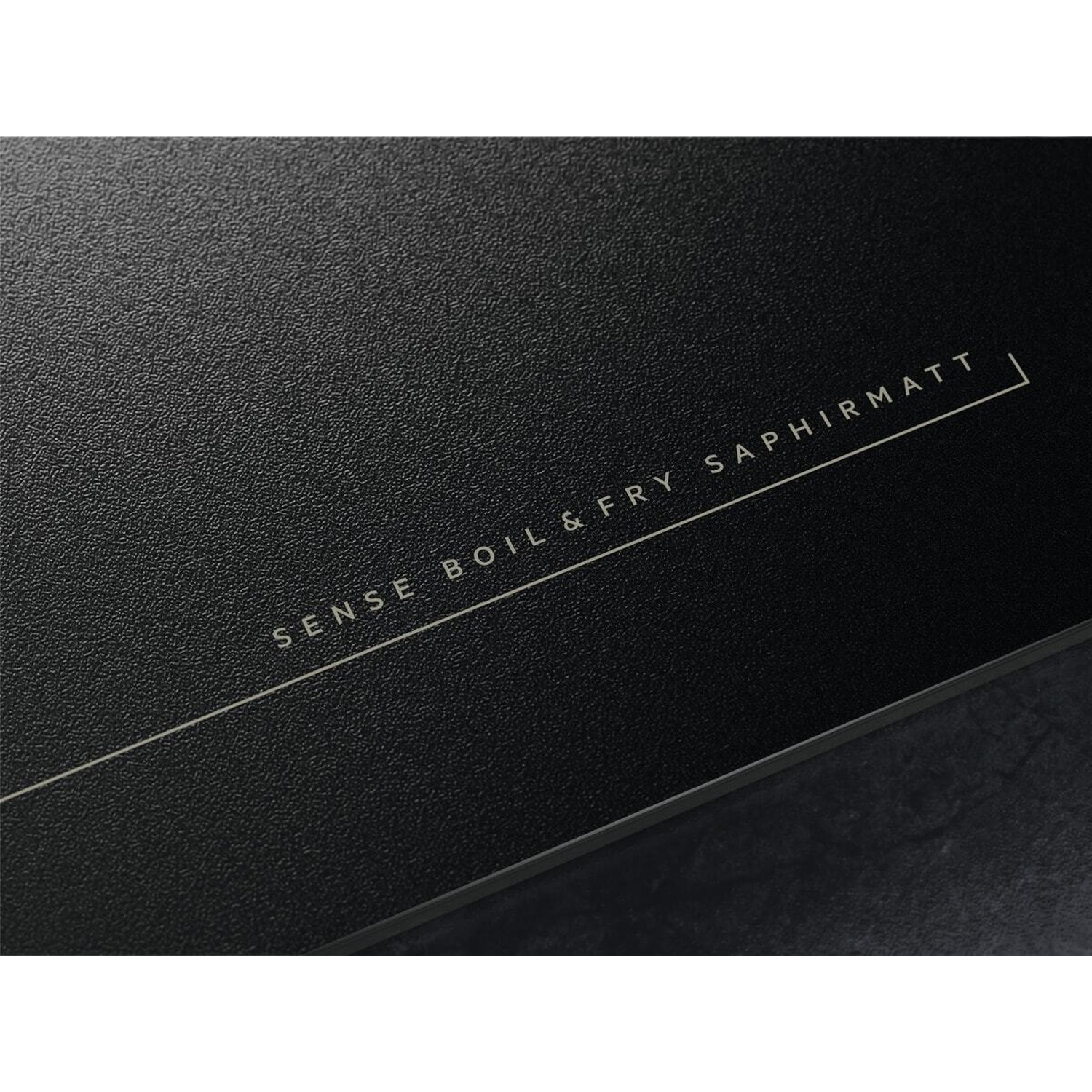 Piano cottura nero con testo argentato: Sense Boil & Fry Saphir Matt.