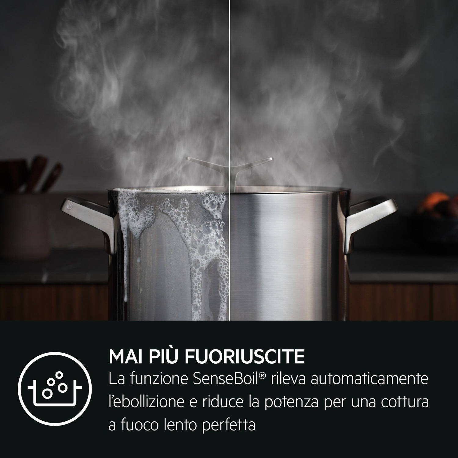 Pentola in acciaio inox con acqua fumante e schiuma, accanto a una pentola pulita.